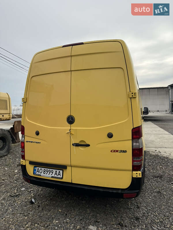Вантажний фургон Mercedes-Benz Sprinter 2011 в Заріччі