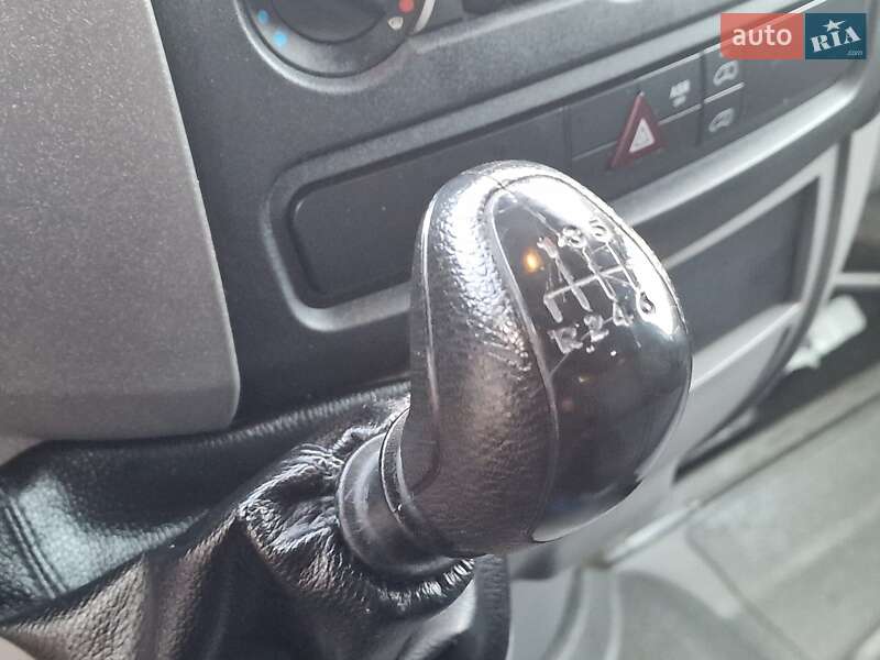 Грузовой фургон Mercedes-Benz Sprinter 2013 в Ровно