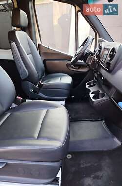 Грузопассажирский фургон Mercedes-Benz Sprinter 2021 в 