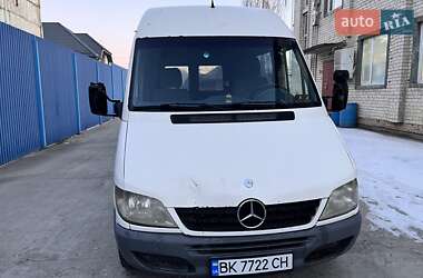 Грузопассажирский фургон Mercedes-Benz Sprinter 2004 в Ровно