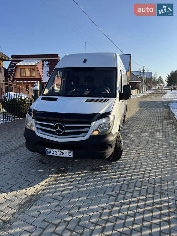 Грузовой фургон Mercedes-Benz Sprinter 2017 в Тячеве