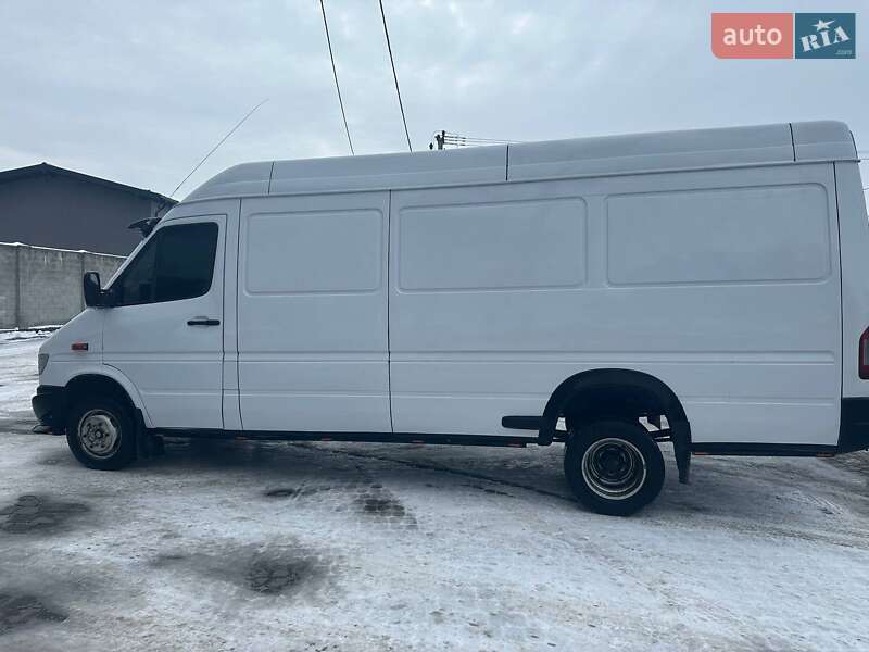 Грузовой фургон Mercedes-Benz Sprinter 1997 в Львове
