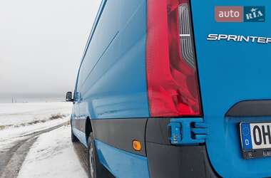 Грузопассажирский фургон Mercedes-Benz Sprinter 2020 в 