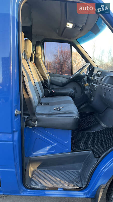 Грузопассажирский фургон Mercedes-Benz Sprinter 2005 в Виннице