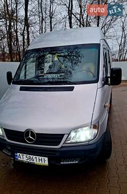 Вантажопасажирський фургон Mercedes-Benz Sprinter 2004 в Івано-Франківську