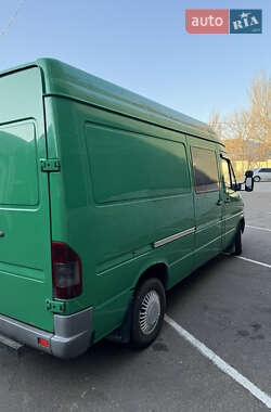 Грузовой фургон Mercedes-Benz Sprinter 2005 в 