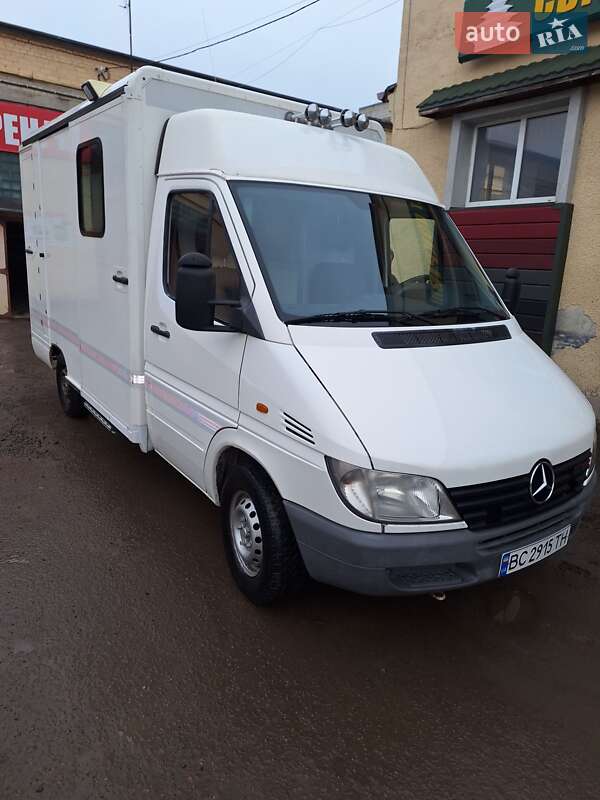 Дом на колесах Mercedes-Benz Sprinter 2001 в 