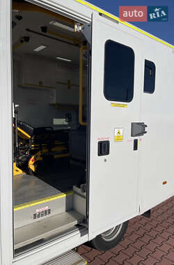Автомобіль швидкої допомоги Mercedes-Benz Sprinter 2017 в Рівному