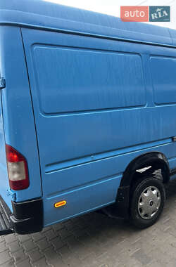 Вантажний фургон Mercedes-Benz Sprinter 2000 в Києві