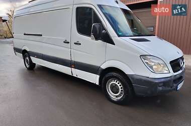 Грузовой фургон Mercedes-Benz Sprinter 2013 в 