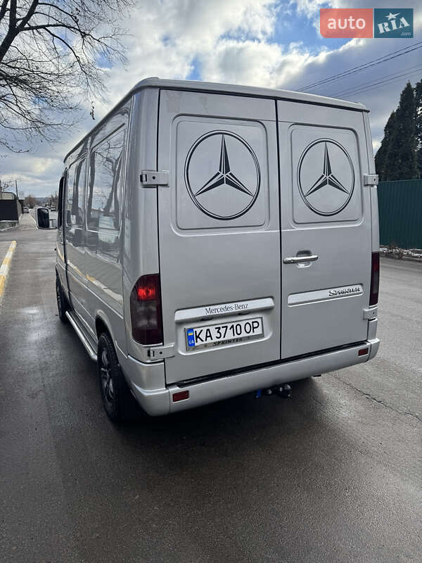 Вантажний фургон Mercedes-Benz Sprinter 2000 в Києві