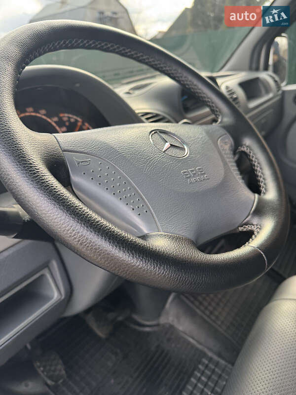 Вантажний фургон Mercedes-Benz Sprinter 2000 в Києві