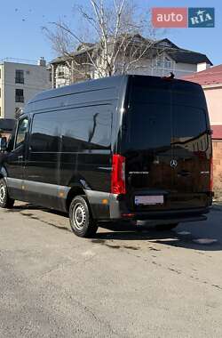 Грузовой фургон Mercedes-Benz Sprinter 2022 в 