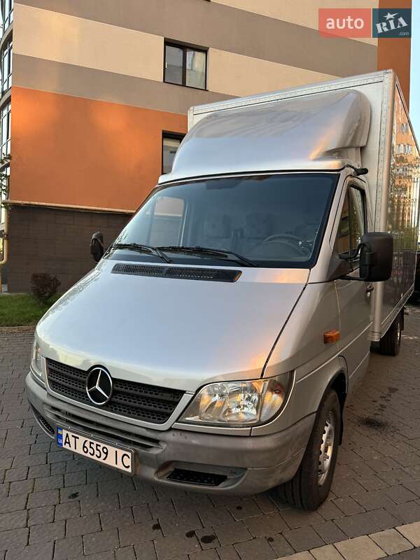 Вантажний фургон Mercedes-Benz Sprinter 2005 в Івано-Франківську