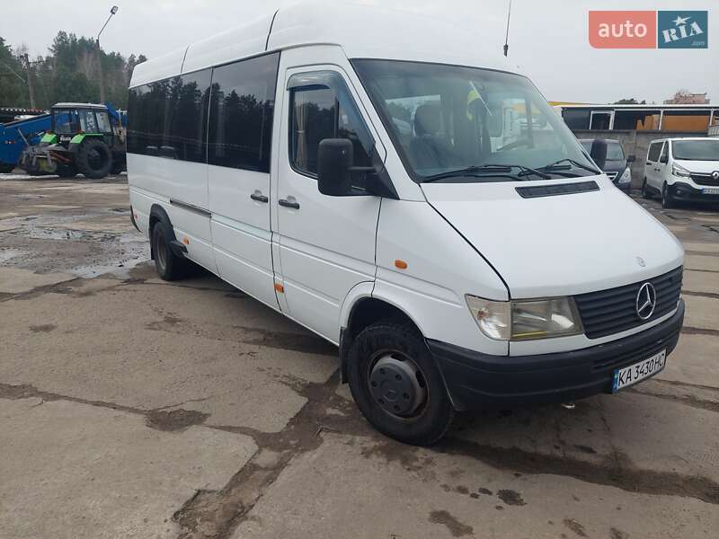 Туристический / Междугородний автобус Mercedes-Benz Sprinter 1996 в 