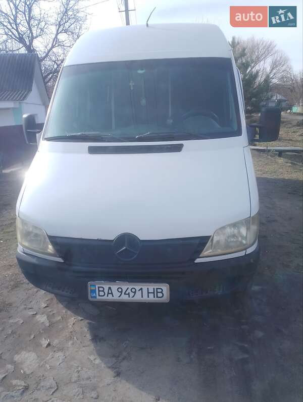 Микроавтобус Mercedes-Benz Sprinter 2000 в Шполе