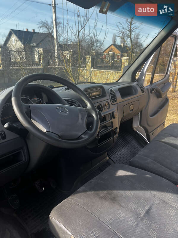 Грузопассажирский фургон Mercedes-Benz Sprinter 2004 в Львове