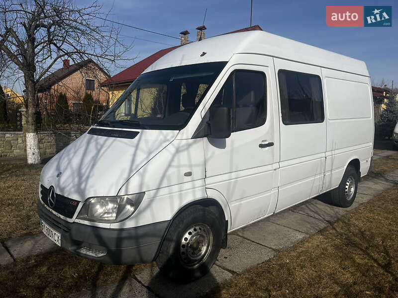 Грузопассажирский фургон Mercedes-Benz Sprinter 2004 в Львове