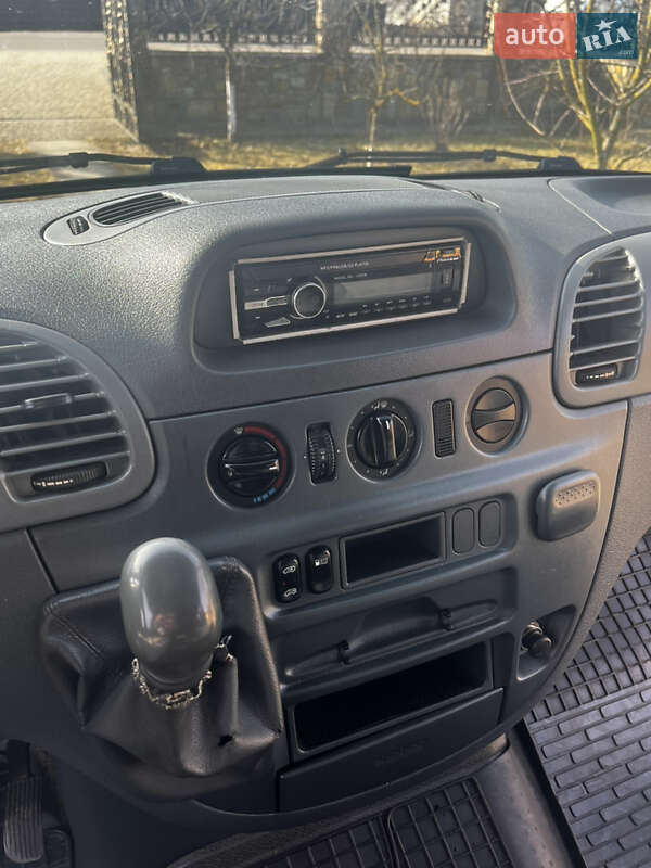 Грузопассажирский фургон Mercedes-Benz Sprinter 2004 в Львове