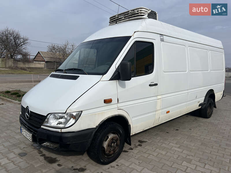 Вантажний фургон Mercedes-Benz Sprinter 2005 в 