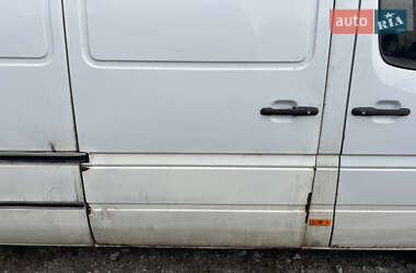 Вантажний фургон Mercedes-Benz Sprinter 2005 в 
