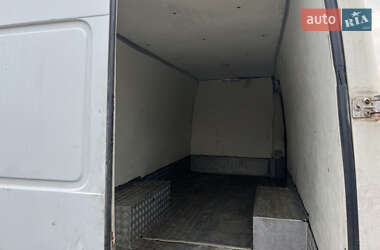 Вантажний фургон Mercedes-Benz Sprinter 2005 в 