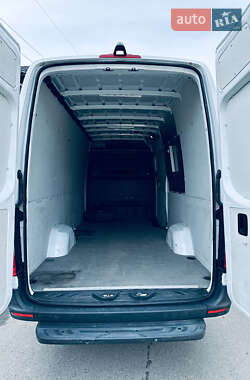 Грузовой фургон Mercedes-Benz Sprinter 2018 в 