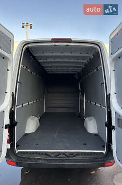 Грузовой фургон Mercedes-Benz Sprinter 2016 в 