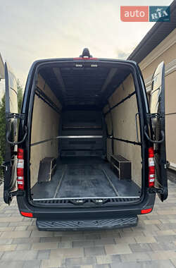Грузовой фургон Mercedes-Benz Sprinter 2018 в 