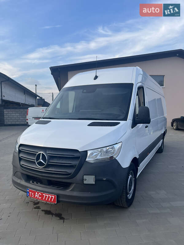 Грузовой фургон Mercedes-Benz Sprinter 2018 в 