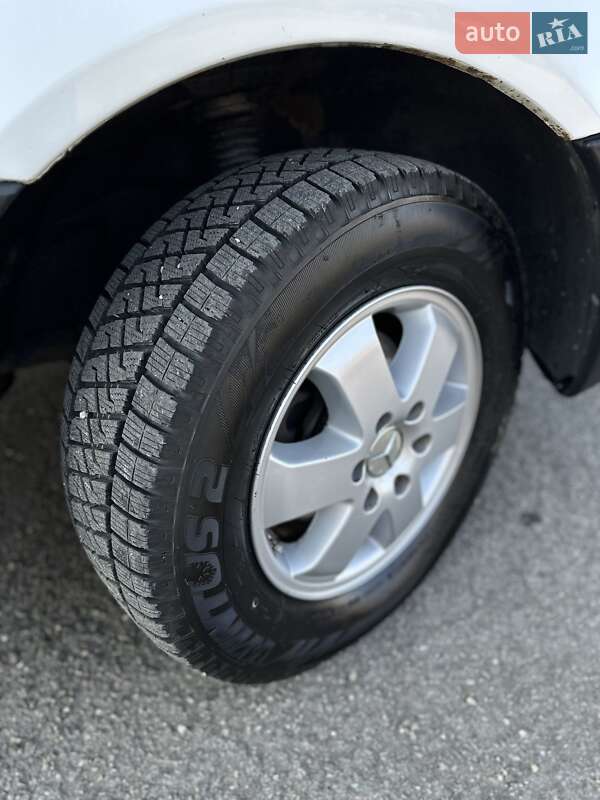 Мікроавтобус Mercedes-Benz Sprinter 2011 в Рогатині