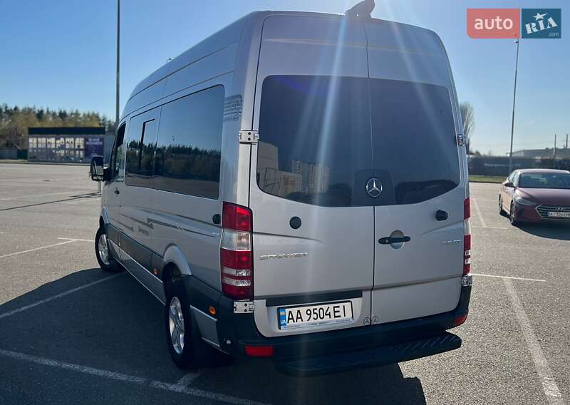 Микроавтобус Mercedes-Benz Sprinter 2013 в Коростене