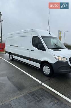Грузовой фургон Mercedes-Benz Sprinter 2021 в 