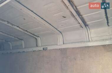 Грузовой фургон Mercedes-Benz Sprinter 2000 в 