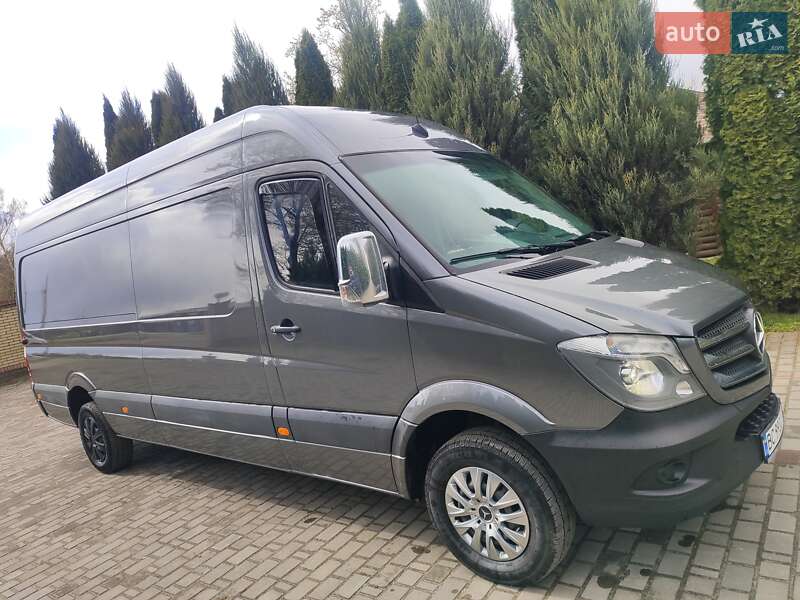 Грузовой фургон Mercedes-Benz Sprinter 2015 в 