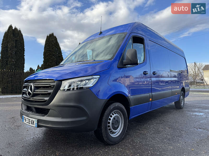 Грузовой фургон Mercedes-Benz Sprinter 2021 в 