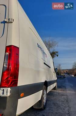 Грузовой фургон Mercedes-Benz Sprinter 2020 в 