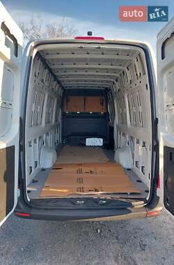 Грузовой фургон Mercedes-Benz Sprinter 2020 в 