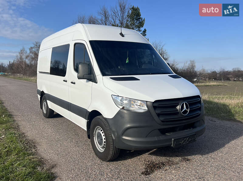 Вантажопасажирський фургон Mercedes-Benz Sprinter 2020 в 