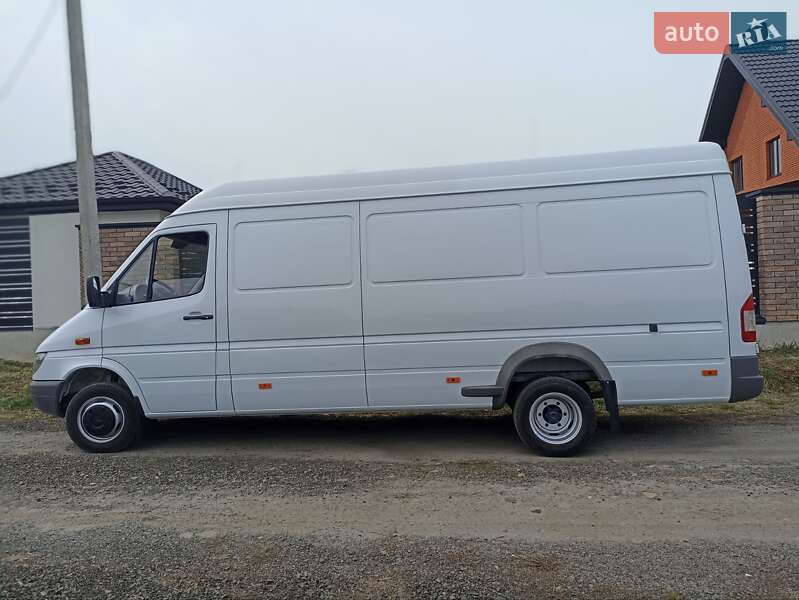 Вантажний фургон Mercedes-Benz Sprinter 2004 в 