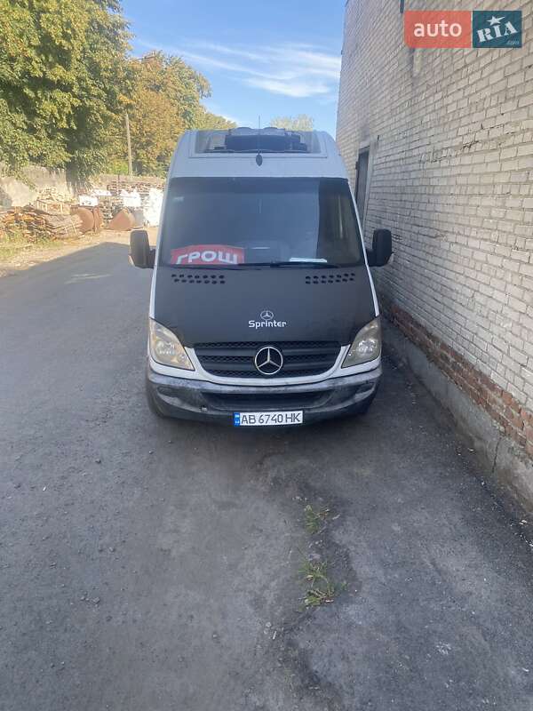 Грузовой фургон Mercedes-Benz Sprinter 2012 в 