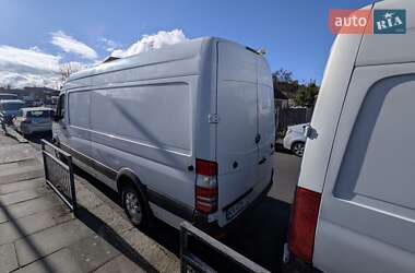 Грузовой фургон Mercedes-Benz Sprinter 2011 в 