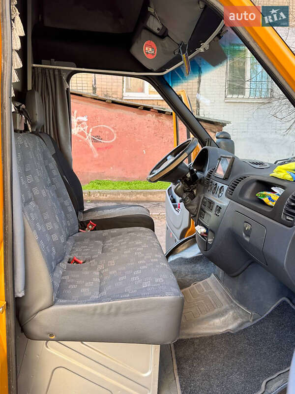 Вантажний фургон Mercedes-Benz Sprinter 2001 в Дніпрі