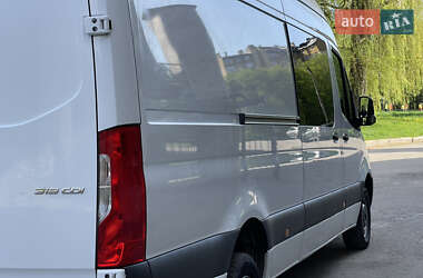 Грузовой фургон Mercedes-Benz Sprinter 2020 в 