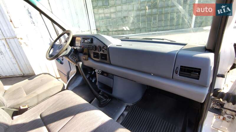 Грузовой фургон Mercedes-Benz Sprinter 1997 в Львове