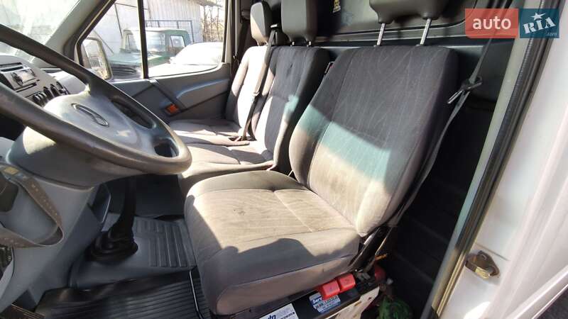 Грузовой фургон Mercedes-Benz Sprinter 1997 в Львове