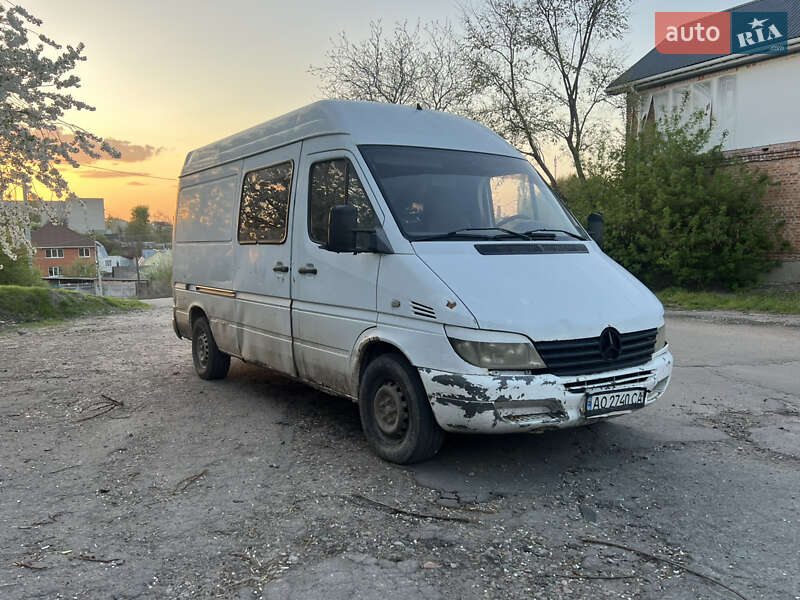 Вантажний фургон Mercedes-Benz Sprinter 2003 в 