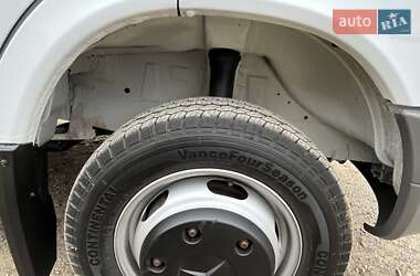 Грузовой фургон Mercedes-Benz Sprinter 2002 в 