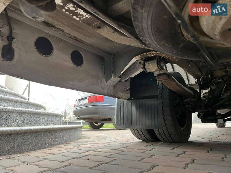Грузовой фургон Mercedes-Benz Sprinter 2002 в Ровно