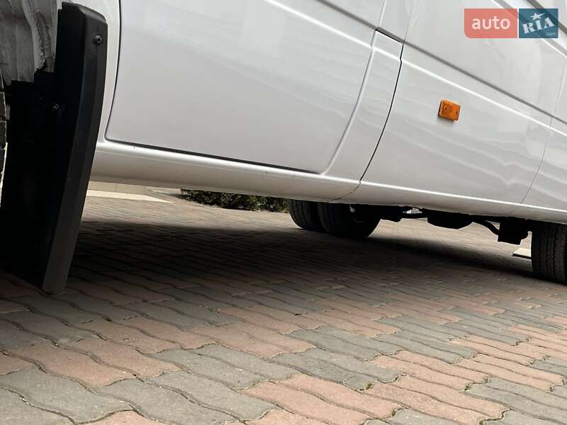Грузовой фургон Mercedes-Benz Sprinter 2002 в Ровно